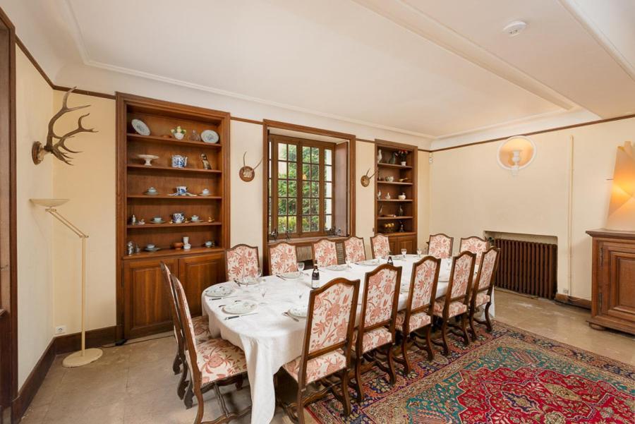 Chateau Pour Se Retrouver Larochemillay Exterior photo